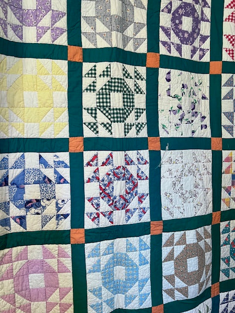 Exceptional Crown of Thorns Vintaege Antique Quilt