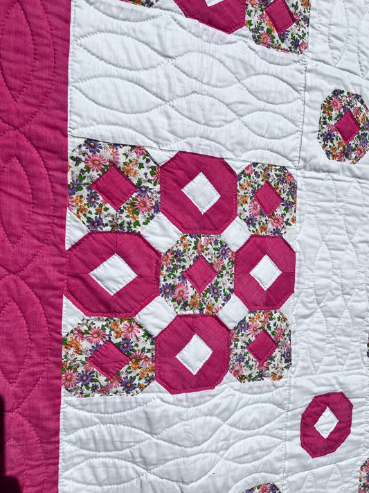 Bold coloring Gorgeous Vintage Quilt, handpieced and hand quilted