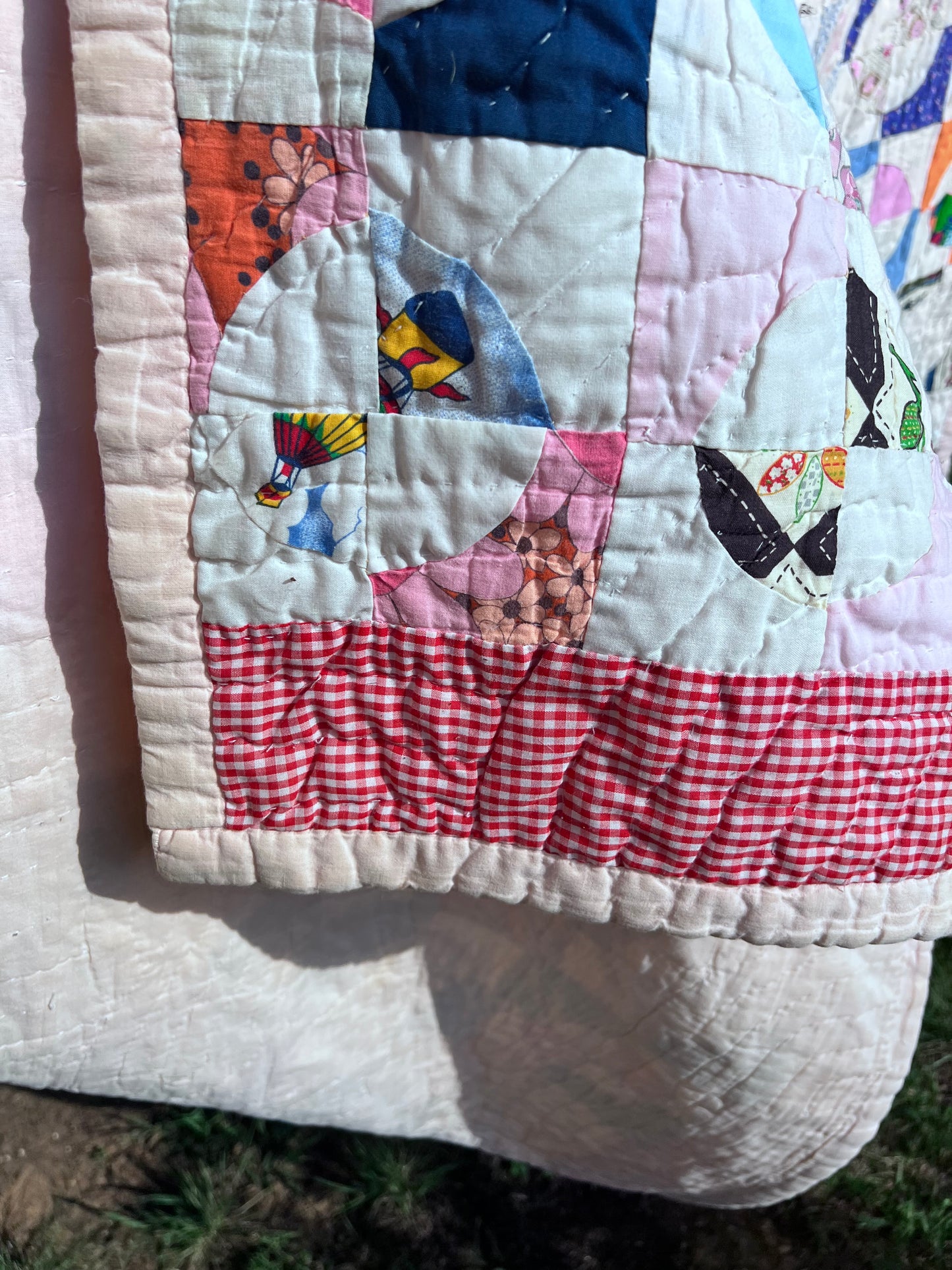 Very unique Drunkards Path Vintage Quilt, Bold Calicos, Vibrant Display