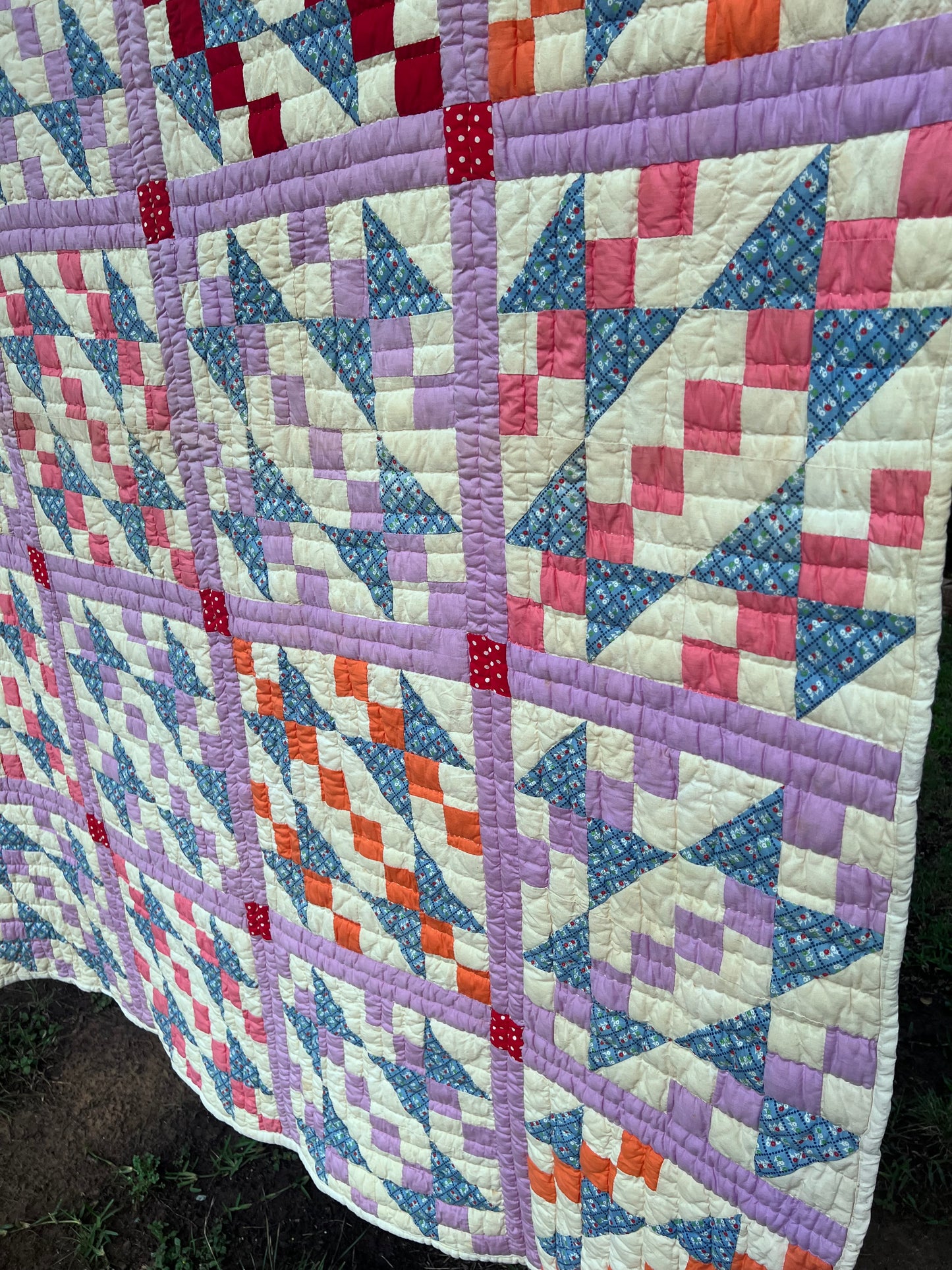 Highly traditional quilt - the Jacob's Ladder, Stepping Stones or Trail of the Covered Wagon Vintage Quilt