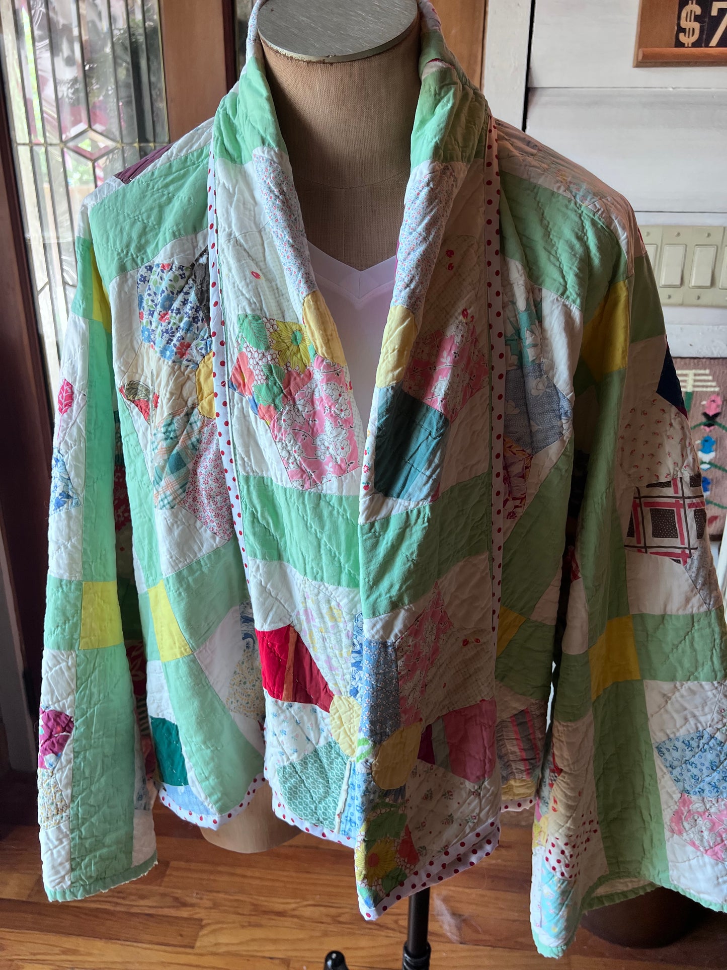 Beautiful Dresden Plate Handstitched Quilt Created in our Lucy Design Jacket