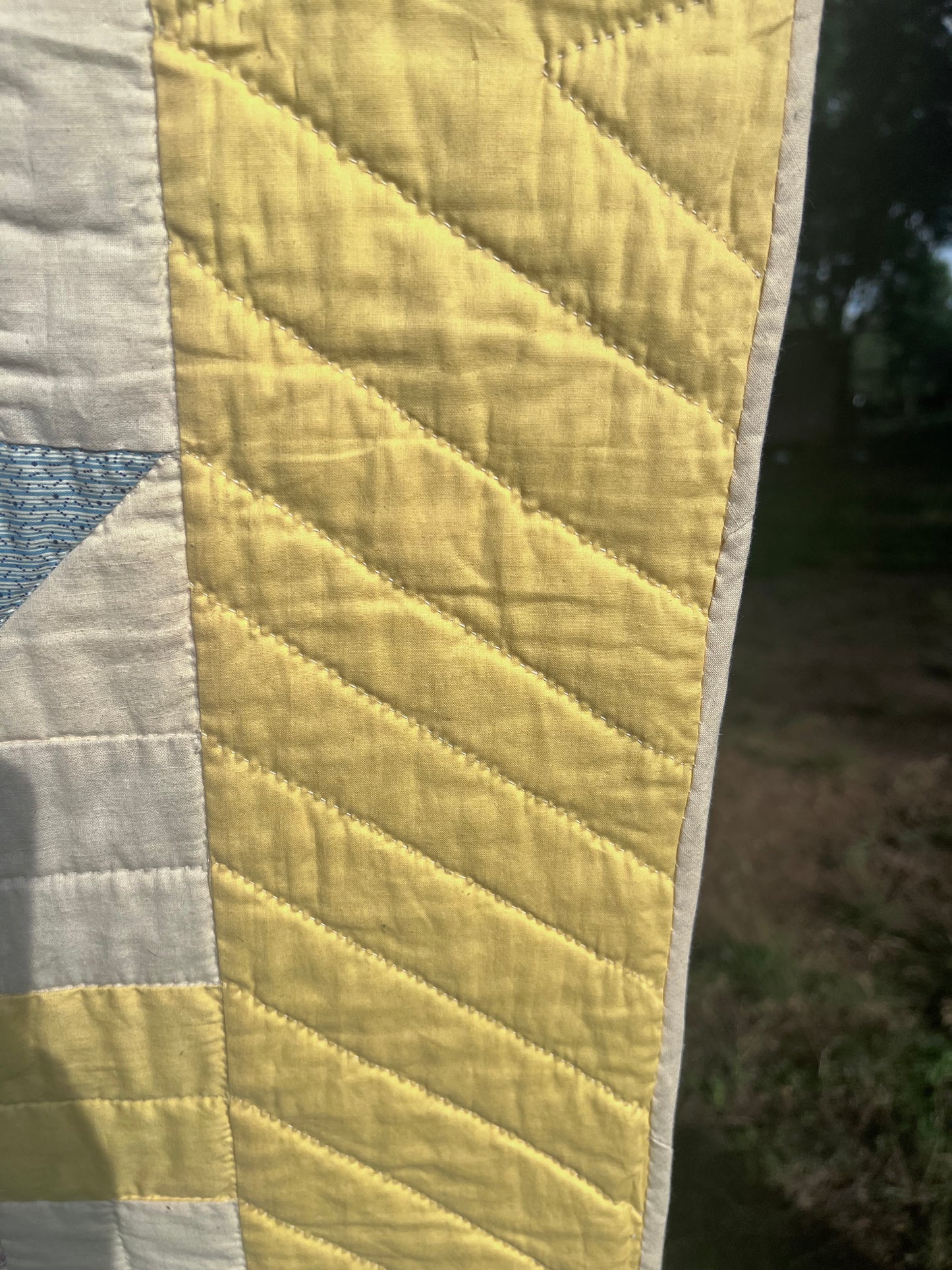 Delightful Vintage Sailboat Pristine Quilt - Hand quilted, stitched and bound - Amazing!