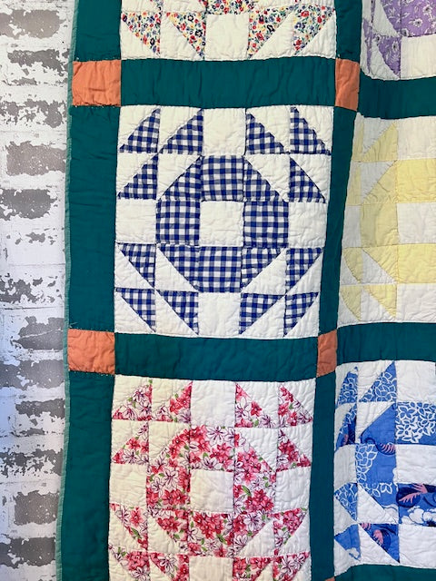 Exceptional Crown of Thorns Vintaege Antique Quilt
