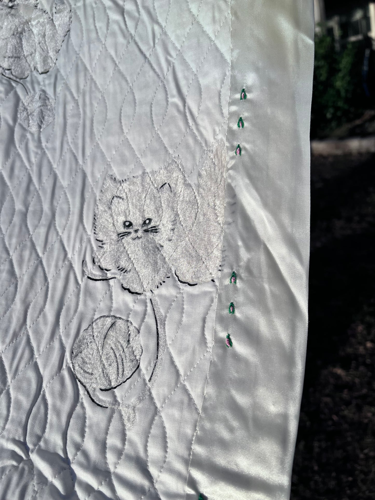 Kitten Cat Baby Crib Blanket, Fuzzy kitties with embroidered rose buds along the border
