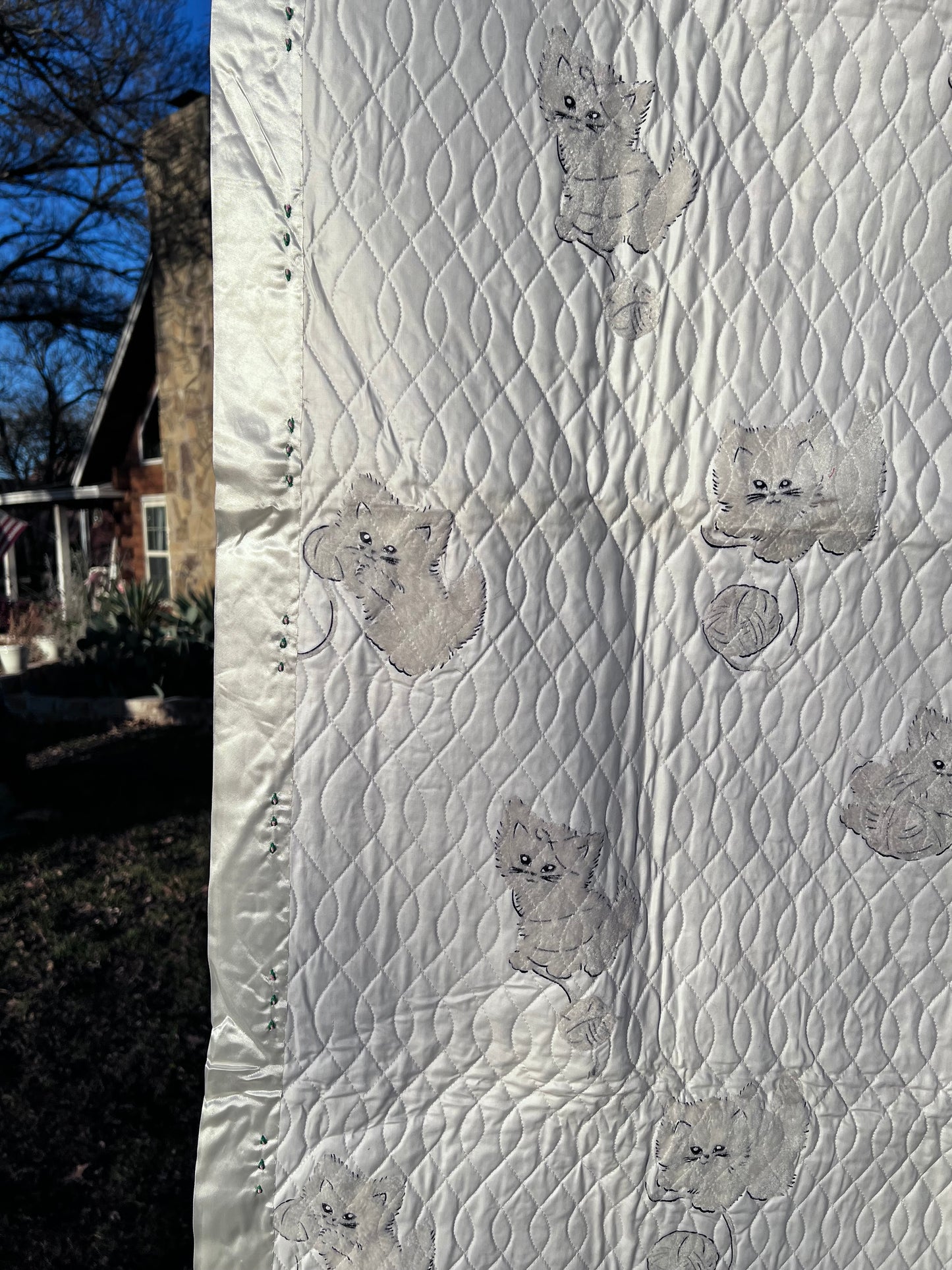 Kitten Cat Baby Crib Blanket, Fuzzy kitties with embroidered rose buds along the border