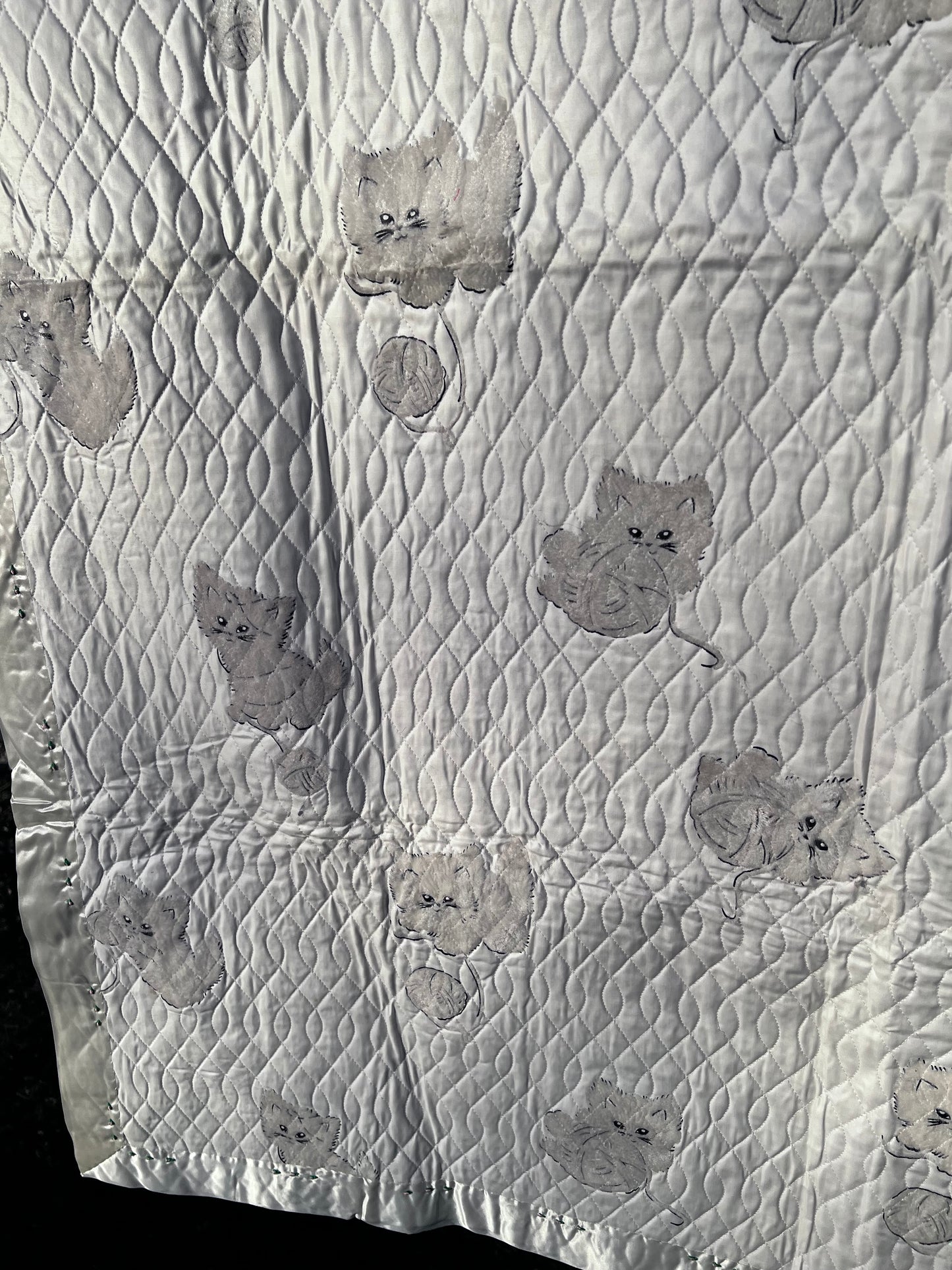 Kitten Cat Baby Crib Blanket, Fuzzy kitties with embroidered rose buds along the border