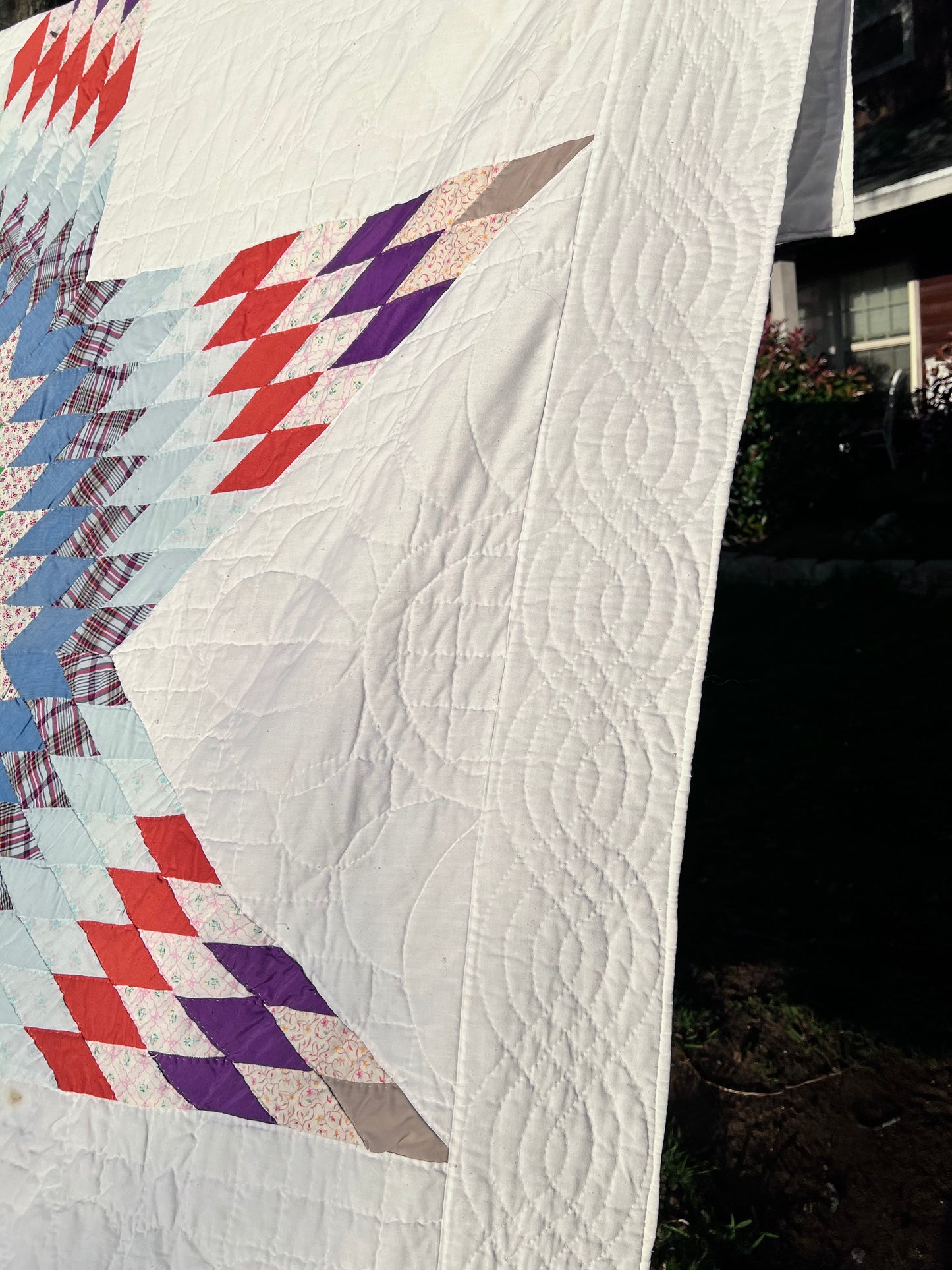 Glorious Lone Star Hand Quilted Vintage Quilt