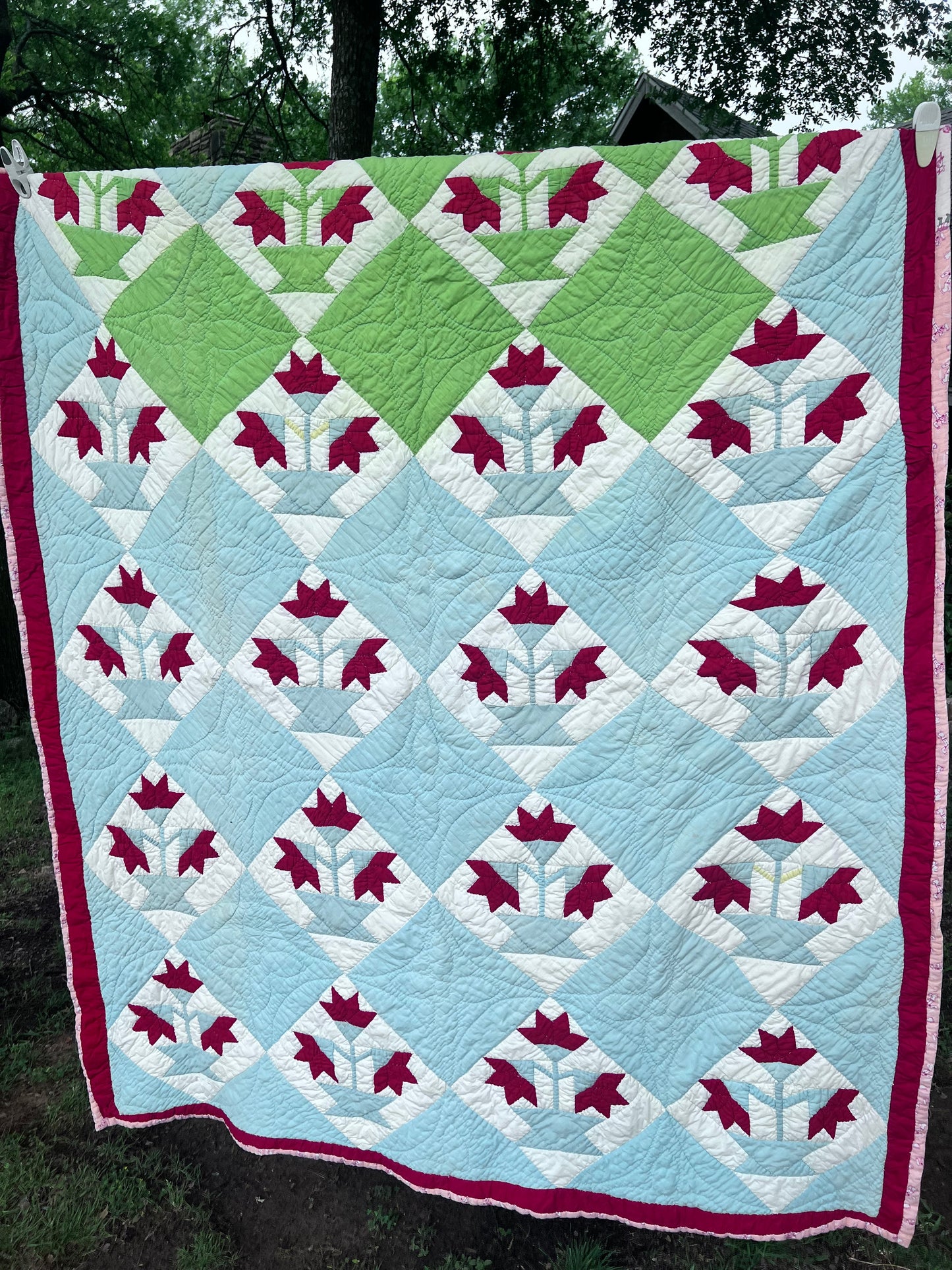Classic Antique Carolina Lilly Vintage Quilt