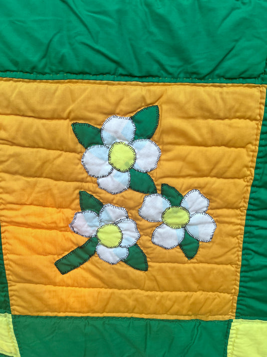 A stunning and unique dogwood floral appliqué quilt - King size