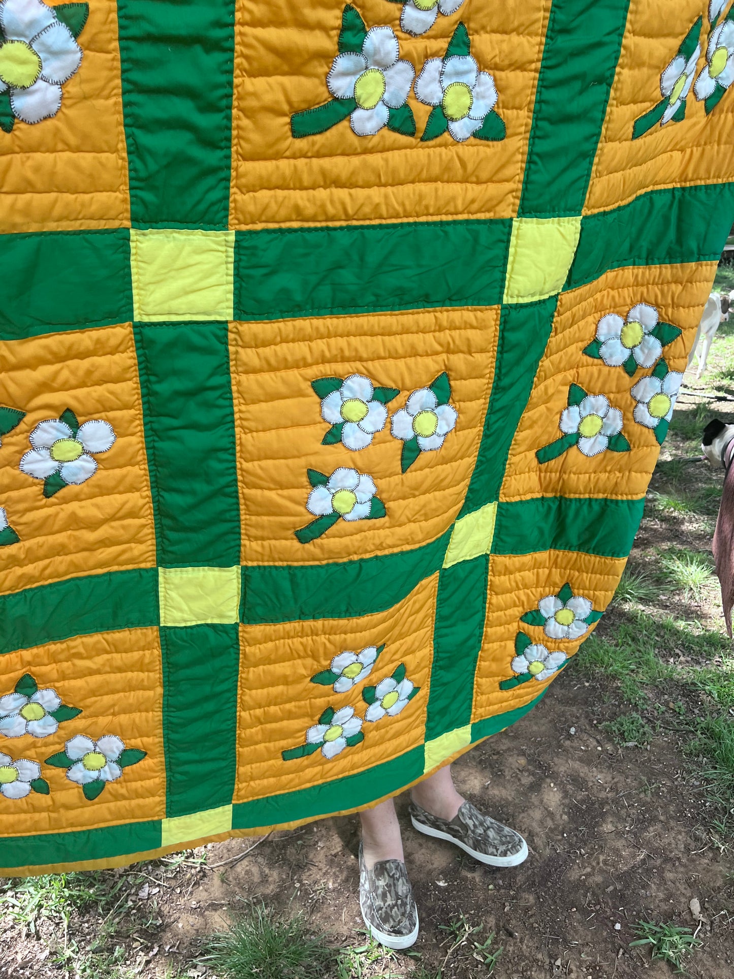 A stunning and unique dogwood floral appliqué quilt - King size