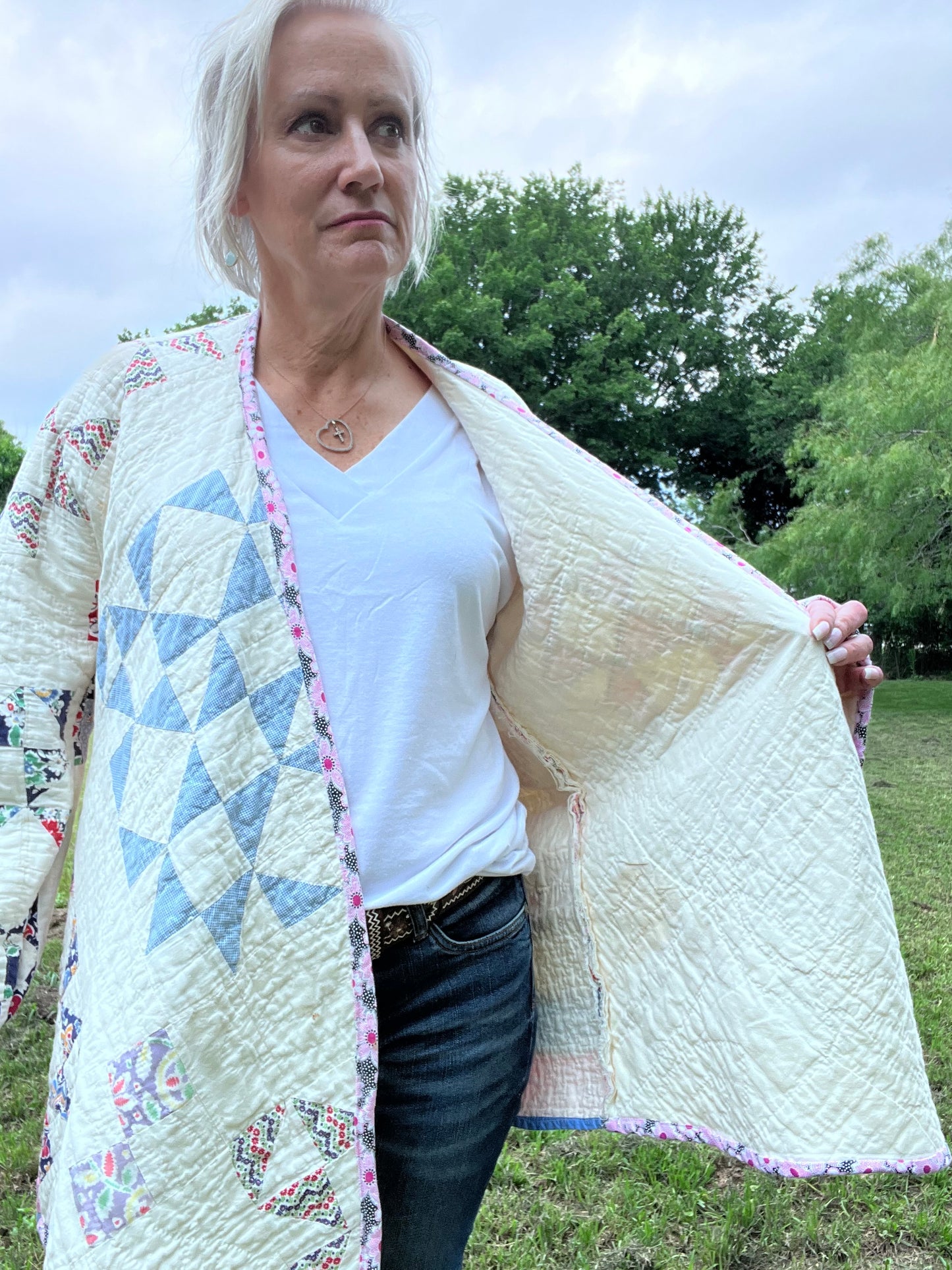 Beautiful Kimono Quilt Jacket in teh Windmill Quilt block, sized up to Medium/Large