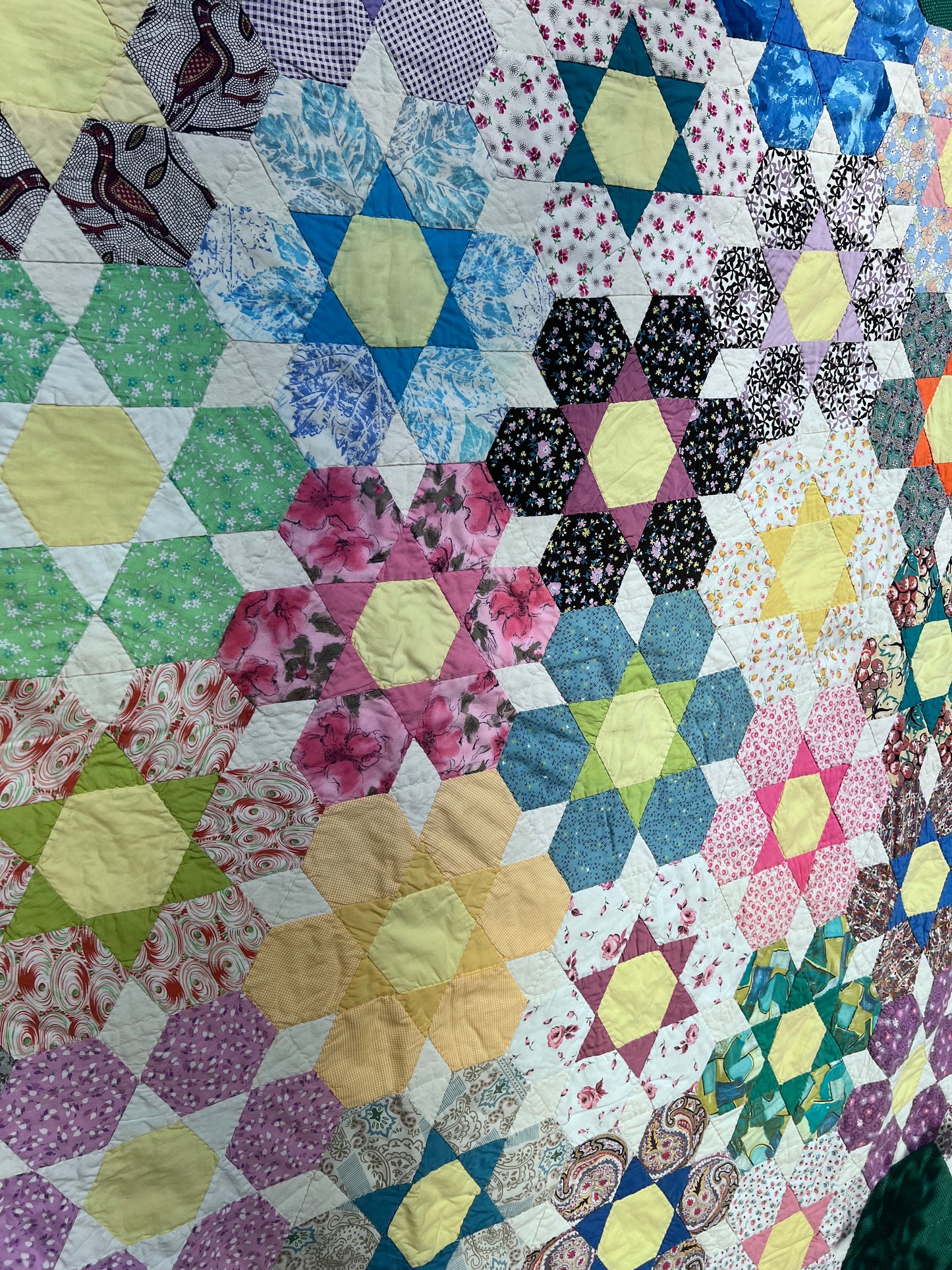 Gorgeous Vintage Quilt featuring Star of the West Block in a Floral Design