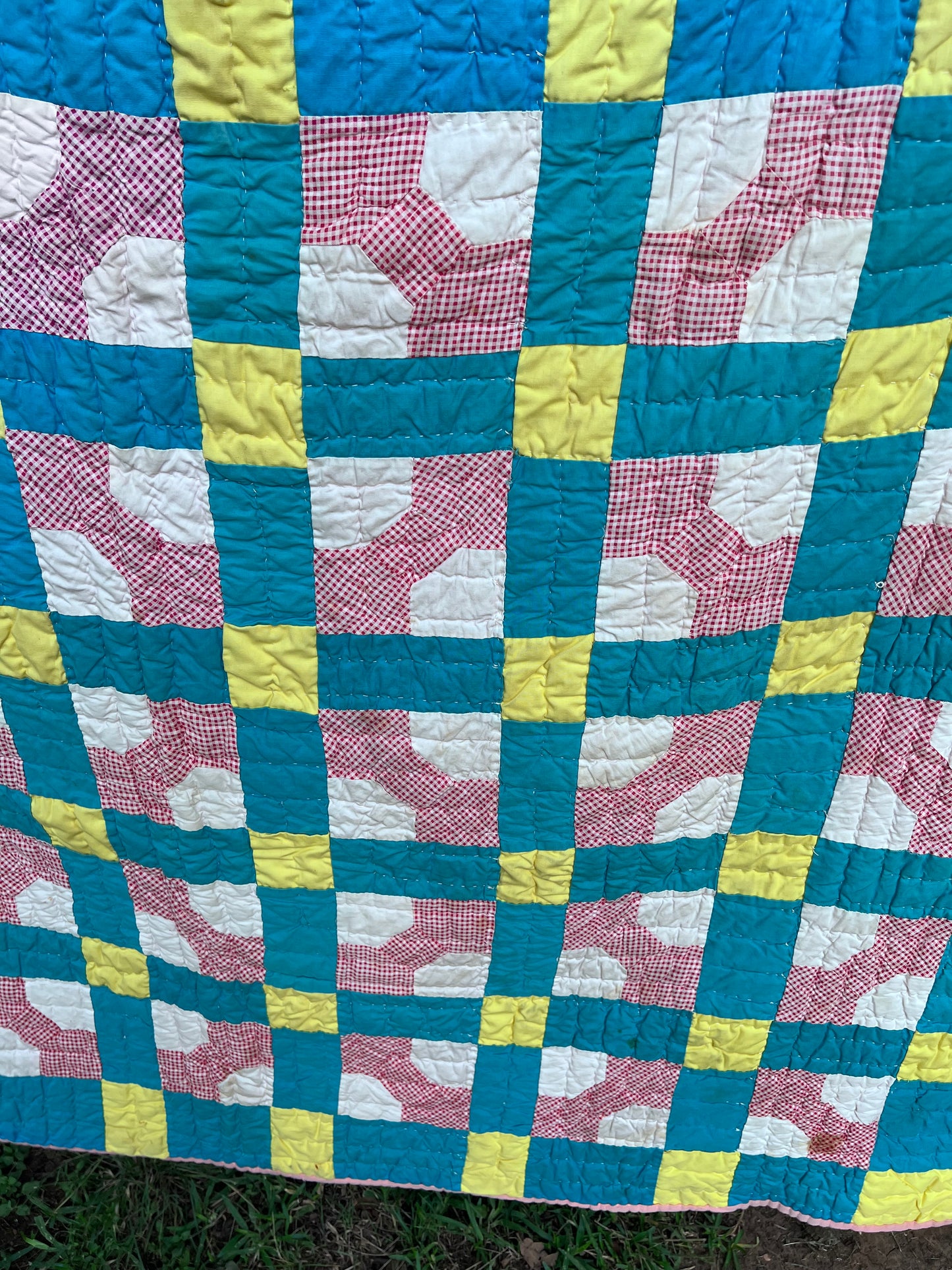 Iconic Vintage Bowtie Quilt in R,W & B while integrating a feedsack backing - Gorgeous!