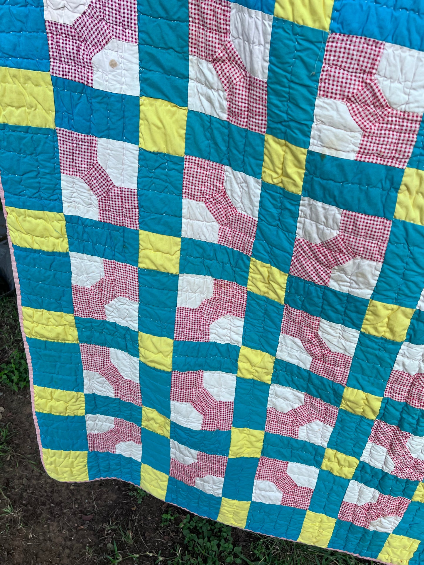 Iconic Vintage Bowtie Quilt in R,W & B while integrating a feedsack backing - Gorgeous!