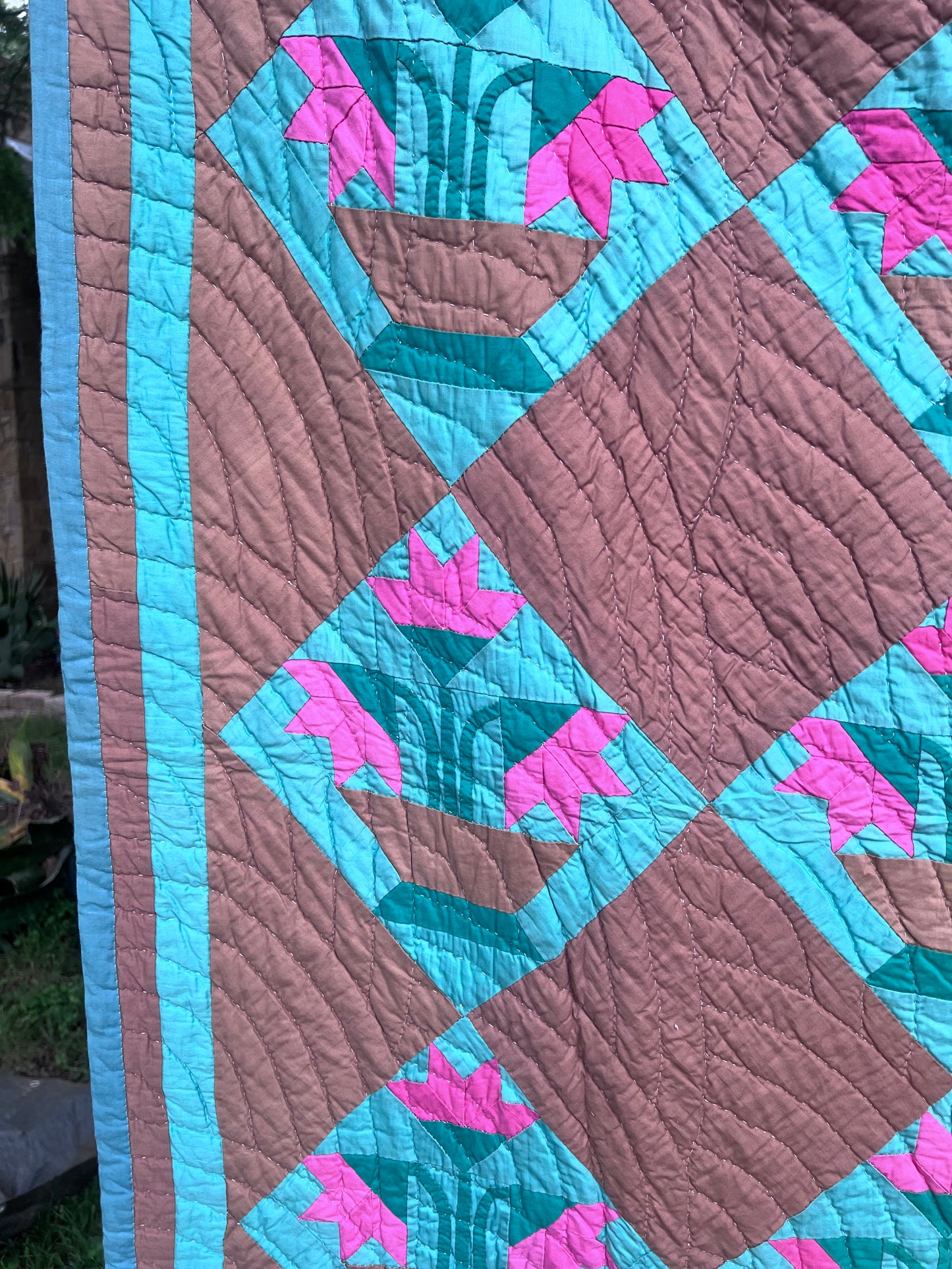 Depression Era Flower Pot, Carolina Lilly or Tulips Vintage Immaculate Quilt