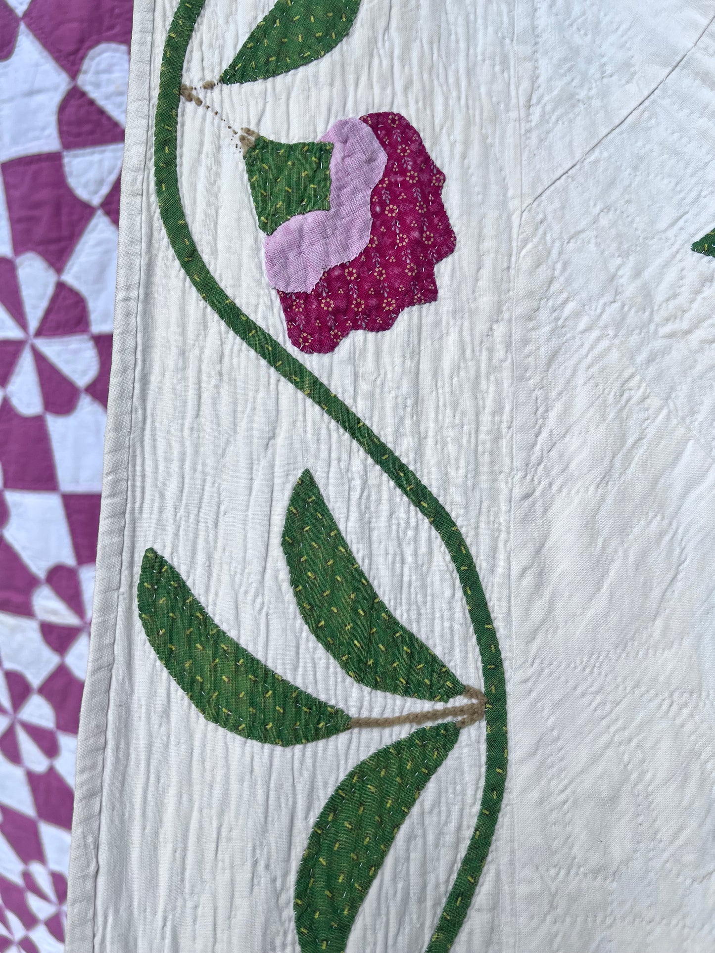 Rose of Sharon or Coxcomb Wreath, w/ a classic serpentine vine border - Kansas City Quilt Project Antique Quilt