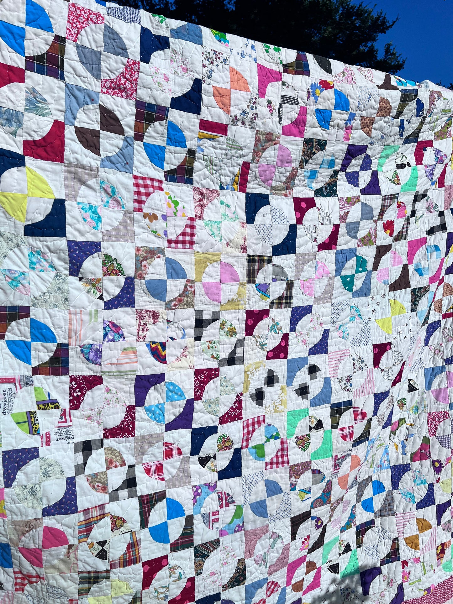 Very unique Drunkards Path Vintage Quilt, Bold Calicos, Vibrant Display