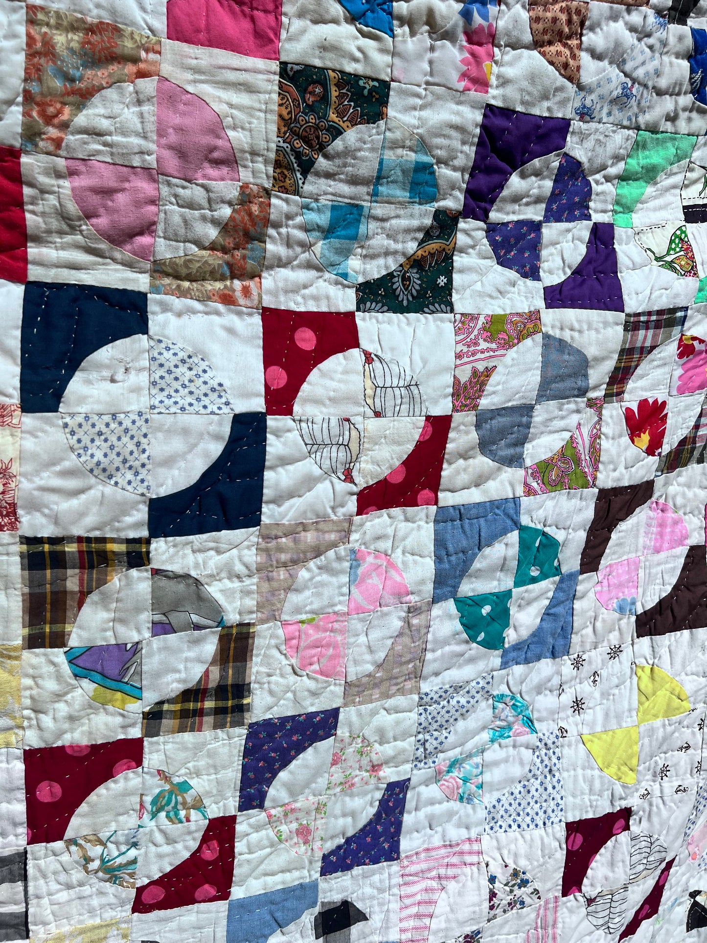 Very unique Drunkards Path Vintage Quilt, Bold Calicos, Vibrant Display