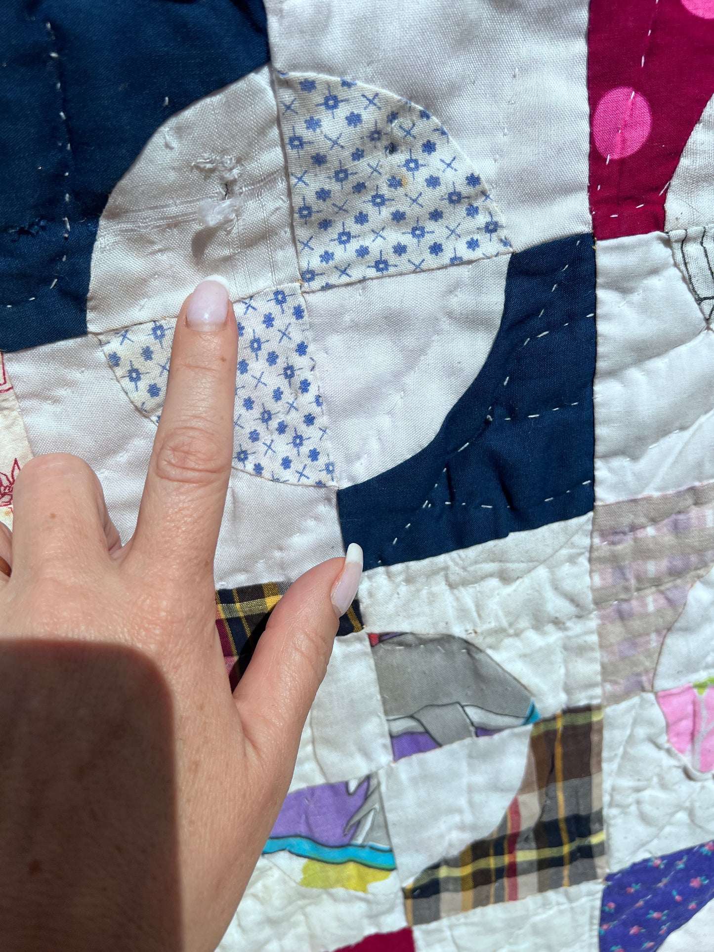 Very unique Drunkards Path Vintage Quilt, Bold Calicos, Vibrant Display