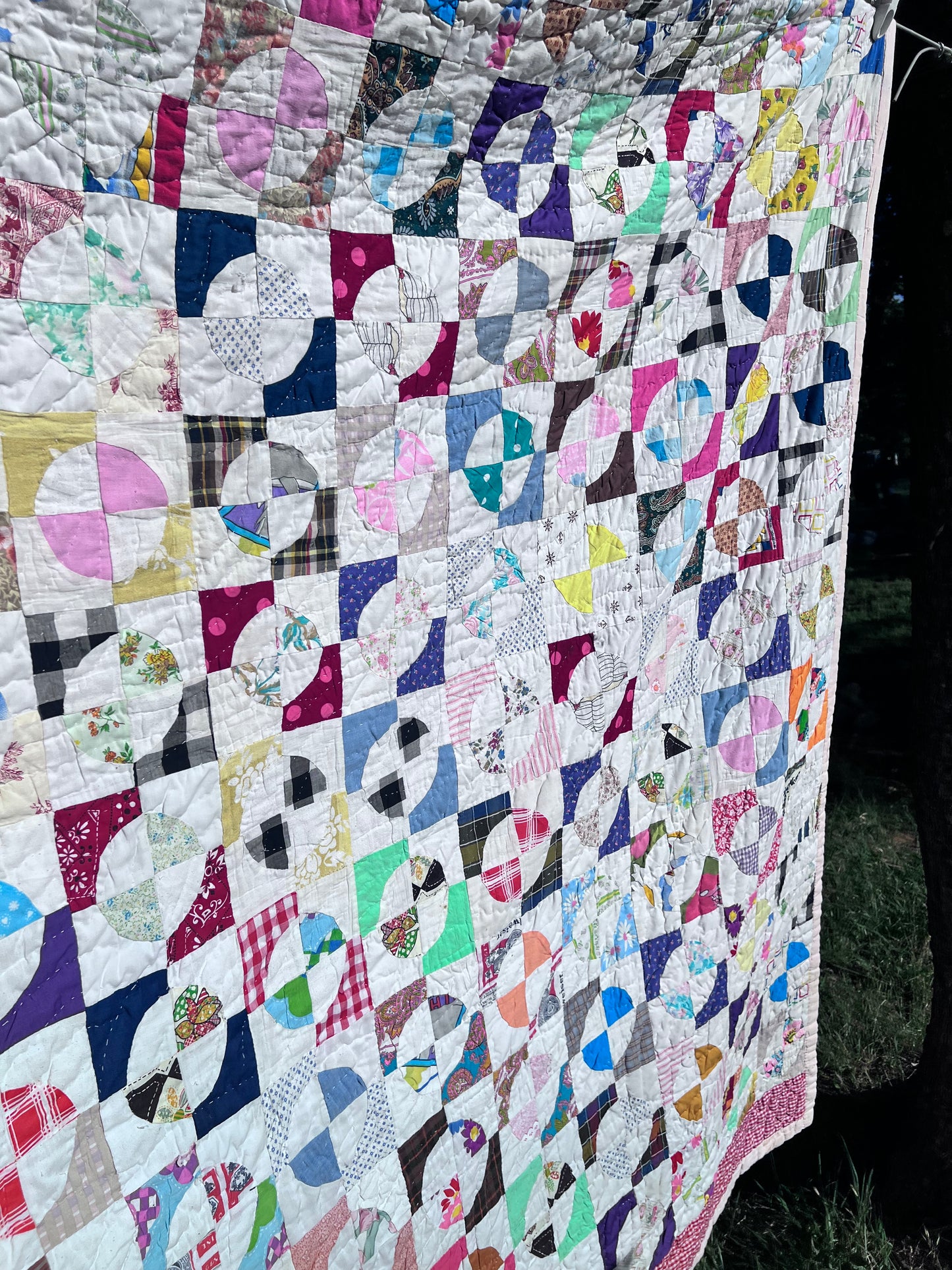 Very unique Drunkards Path Vintage Quilt, Bold Calicos, Vibrant Display