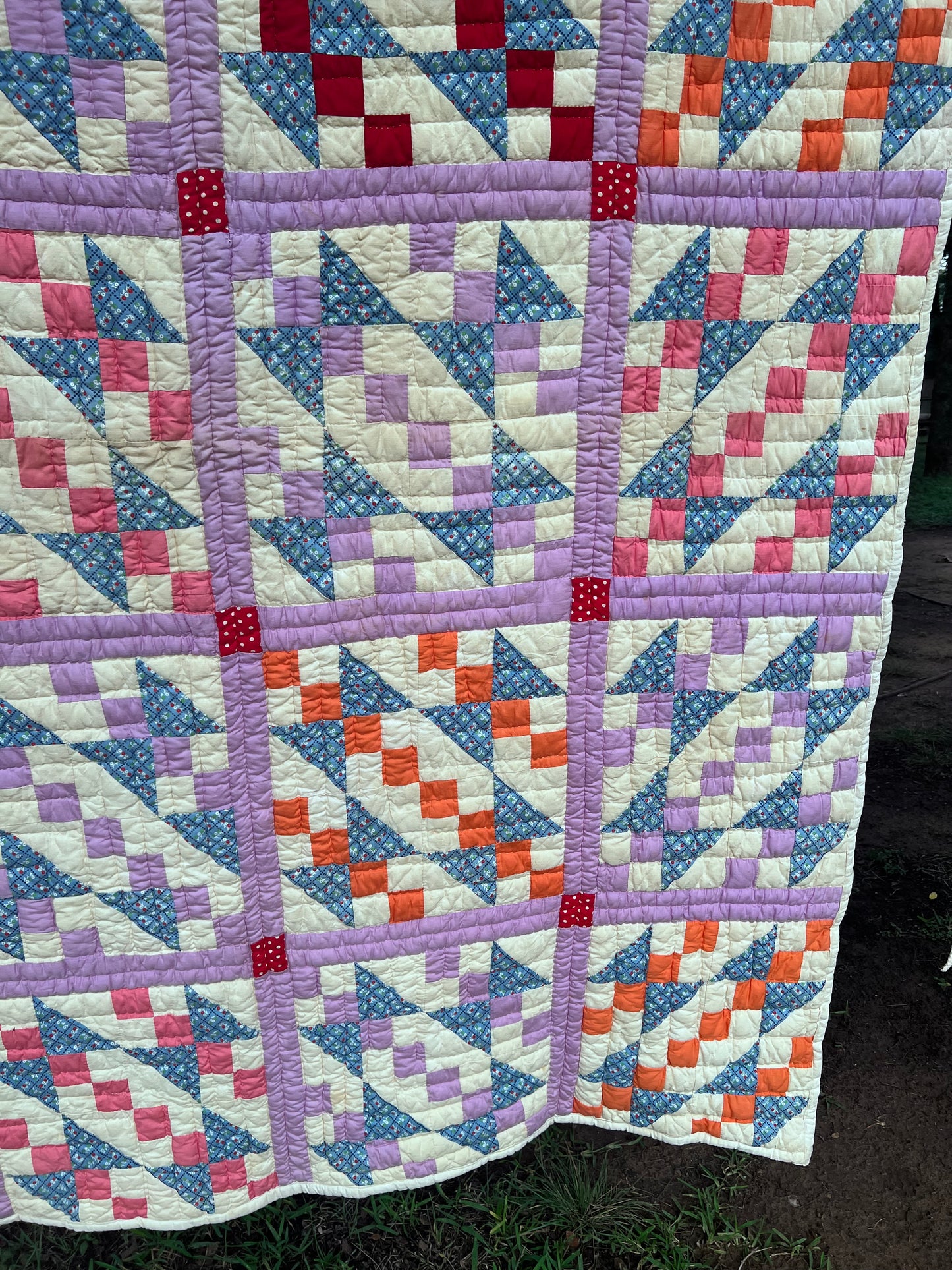 Highly traditional quilt - the Jacob's Ladder, Stepping Stones or Trail of the Covered Wagon Vintage Quilt