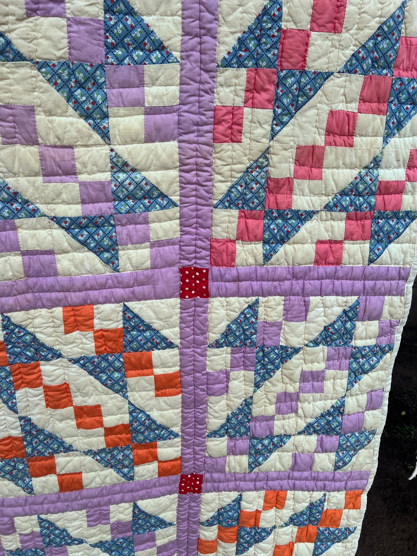 Highly traditional quilt - the Jacob's Ladder, Stepping Stones or Trail of the Covered Wagon Vintage Quilt