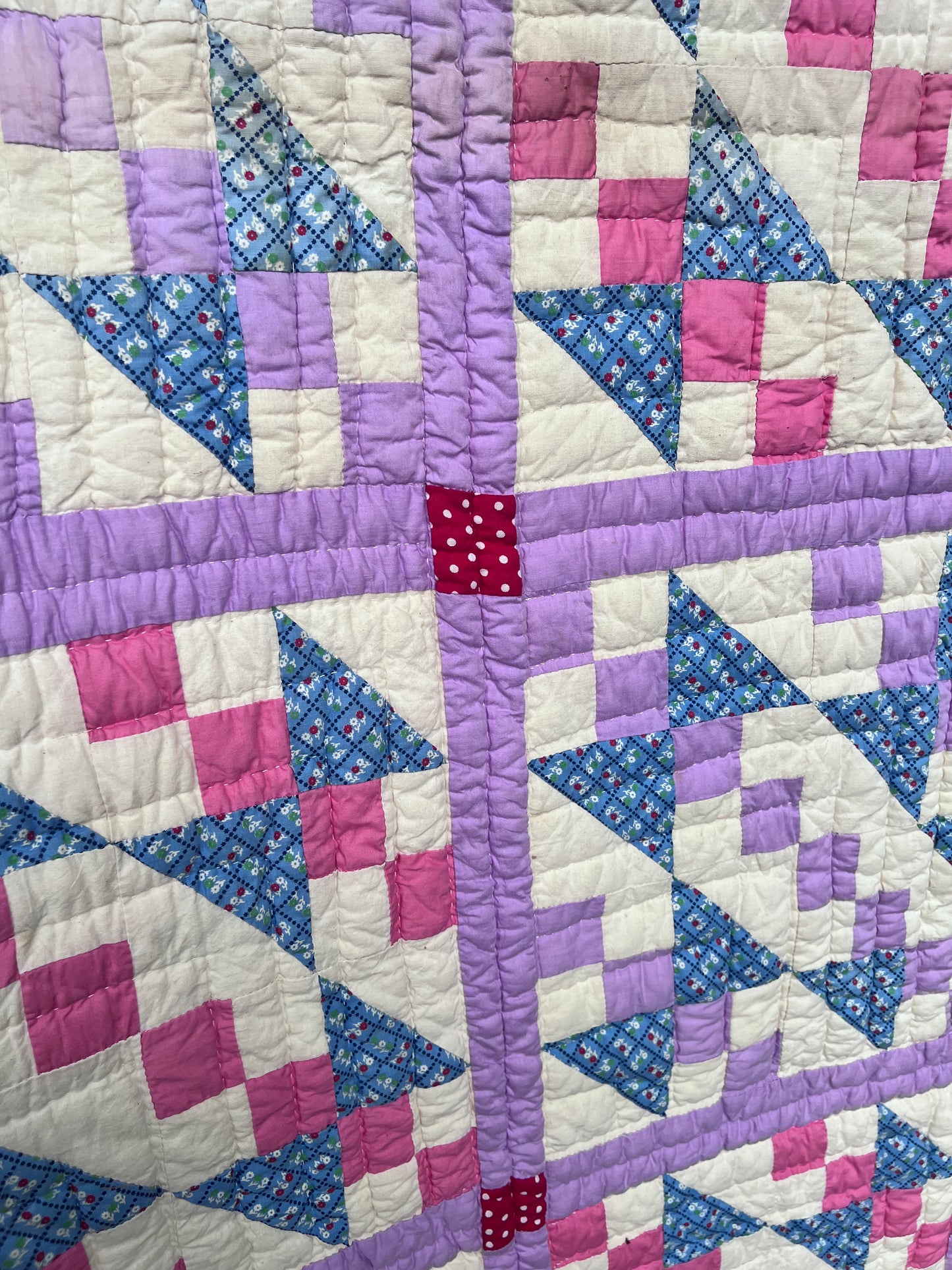 Highly traditional quilt - the Jacob's Ladder, Stepping Stones or Trail of the Covered Wagon Vintage Quilt