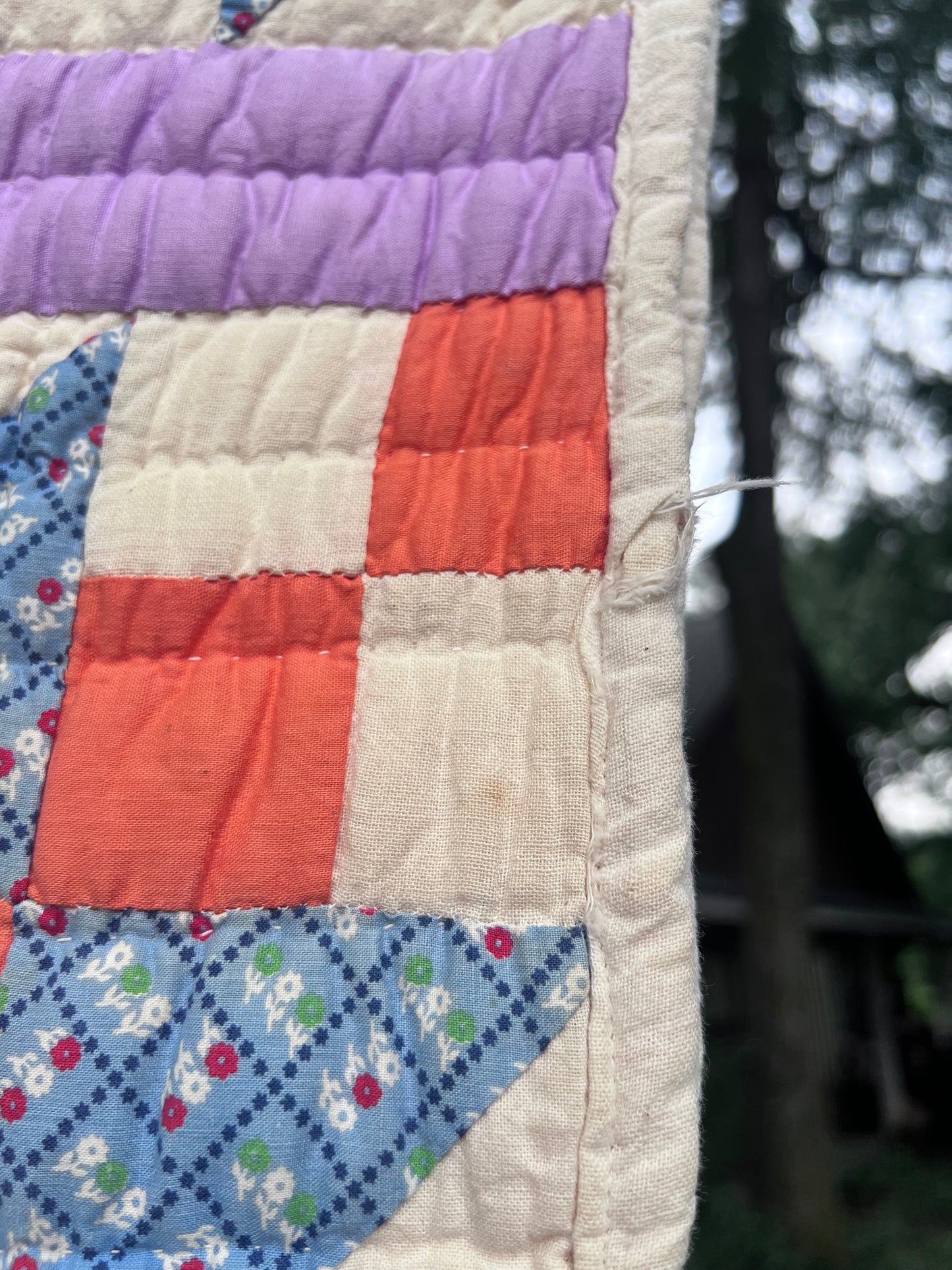 Highly traditional quilt - the Jacob's Ladder, Stepping Stones or Trail of the Covered Wagon Vintage Quilt