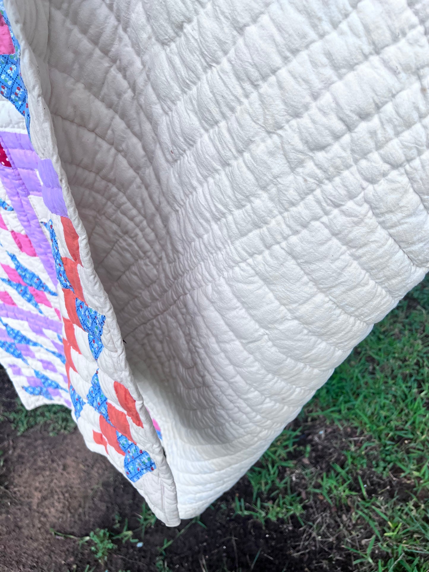 Highly traditional quilt - the Jacob's Ladder, Stepping Stones or Trail of the Covered Wagon Vintage Quilt
