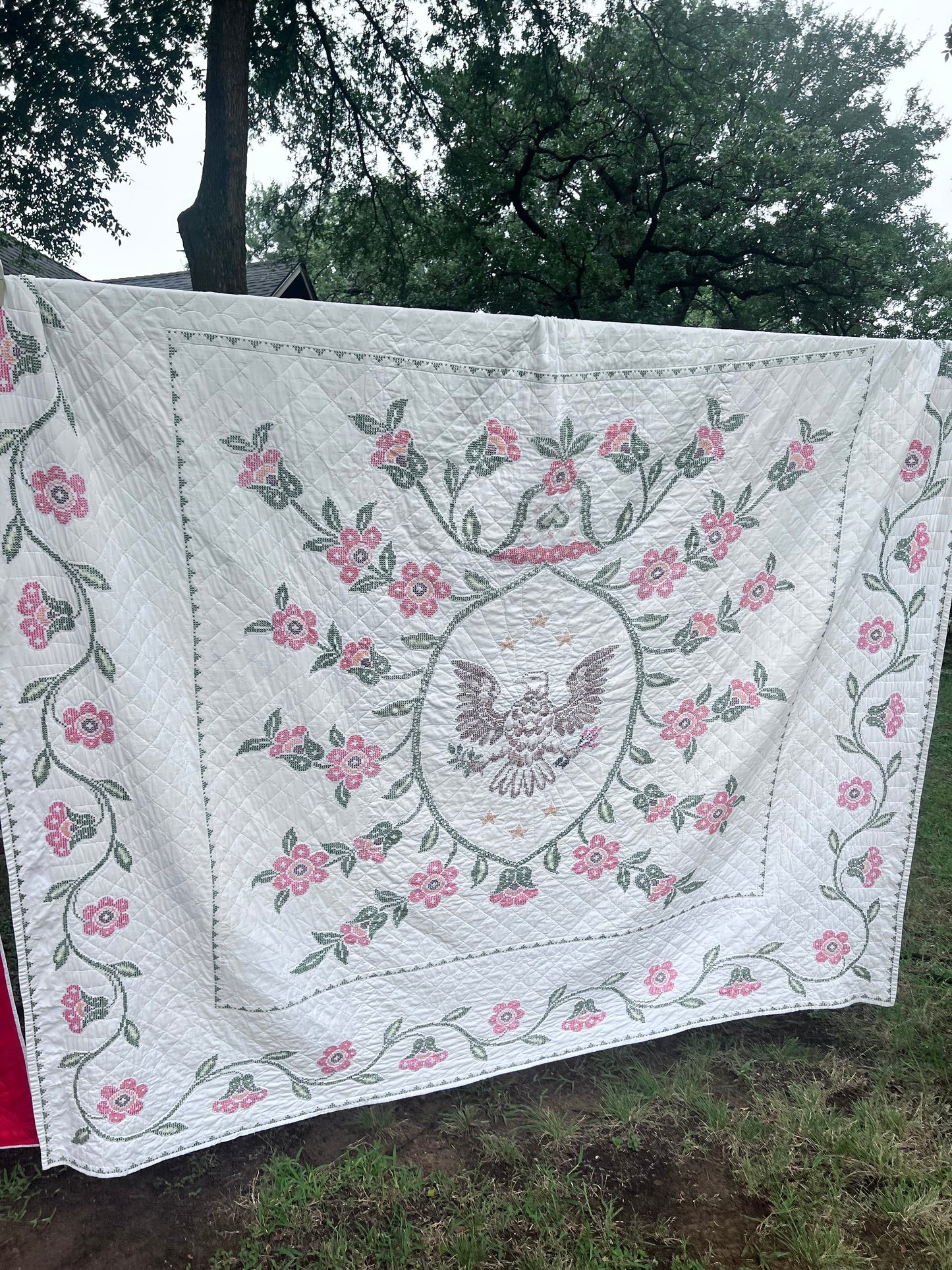 Glorious piece of America! Beautiful Hand Stitched Federal Eagle Vintage Quilt