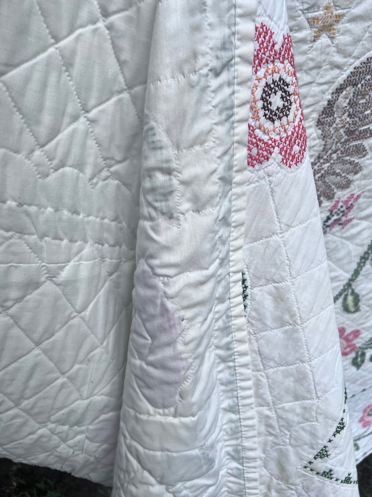 Glorious piece of America! Beautiful Hand Stitched Federal Eagle Vintage Quilt