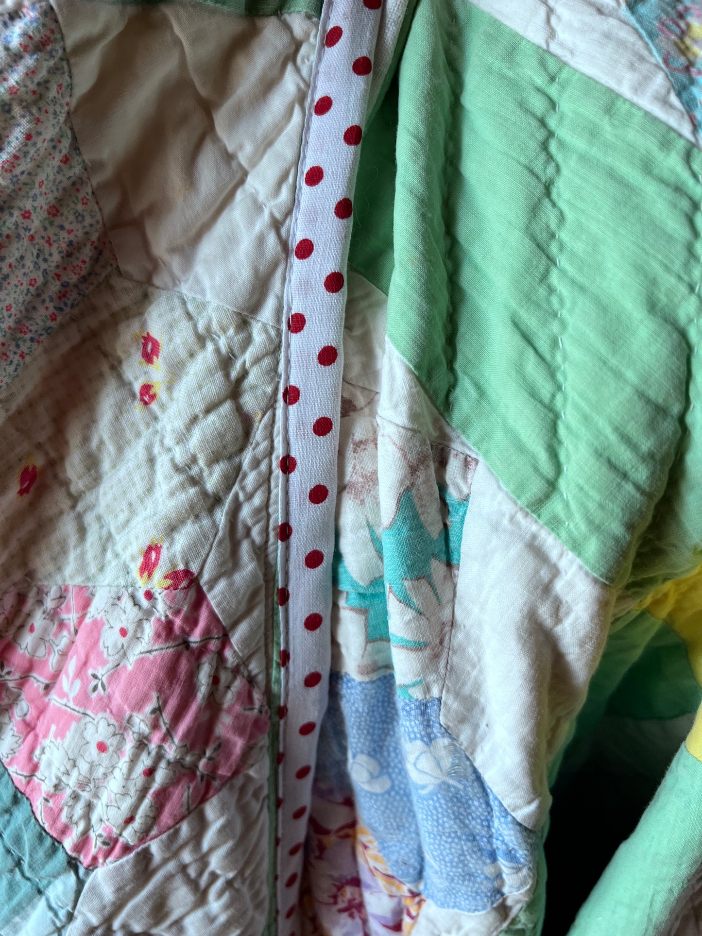 Beautiful Dresden Plate Handstitched Quilt Created in our Lucy Design Jacket