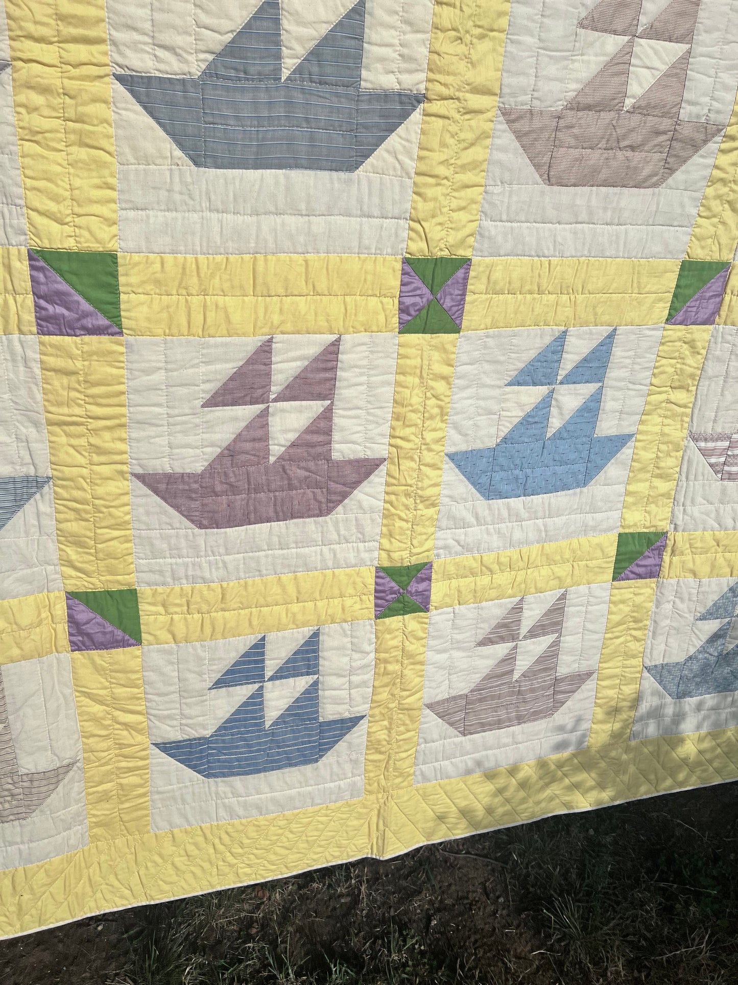 Delightful Vintage Sailboat Pristine Quilt - Hand quilted, stitched and bound - Amazing!