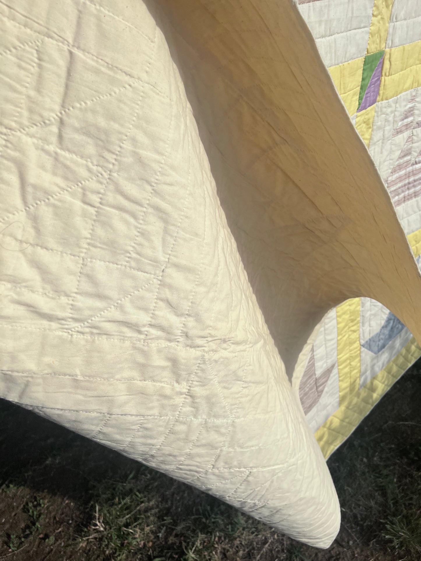 Delightful Vintage Sailboat Pristine Quilt - Hand quilted, stitched and bound - Amazing!