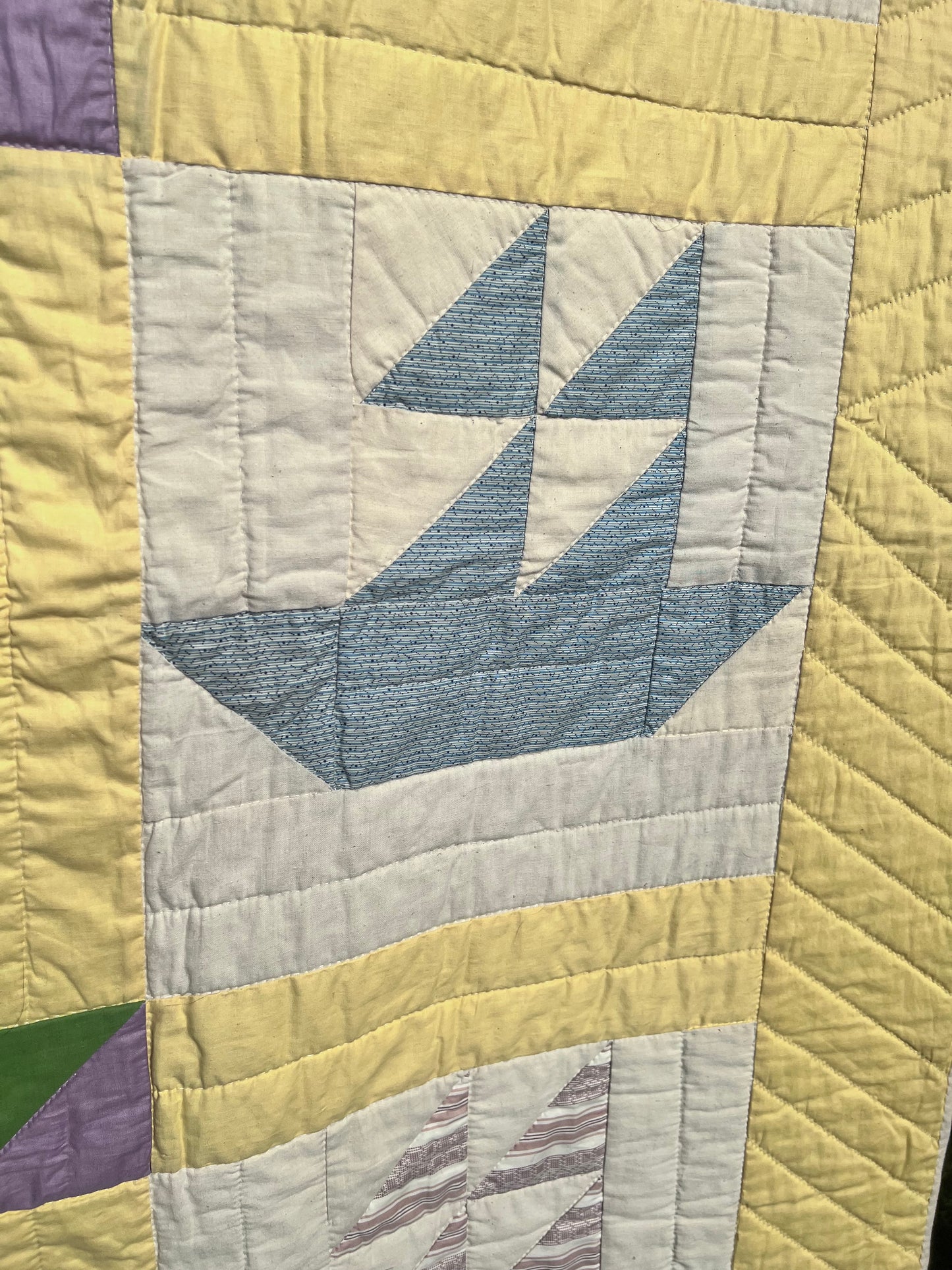 Delightful Vintage Sailboat Pristine Quilt - Hand quilted, stitched and bound - Amazing!