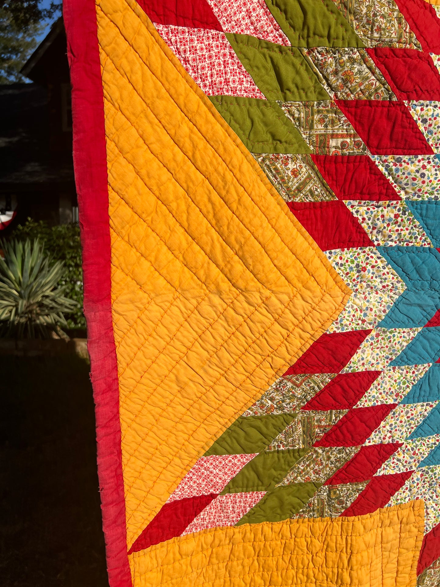 Speechless! Cheddar & Red Lone Star Vintage Quilt | CA 1930's