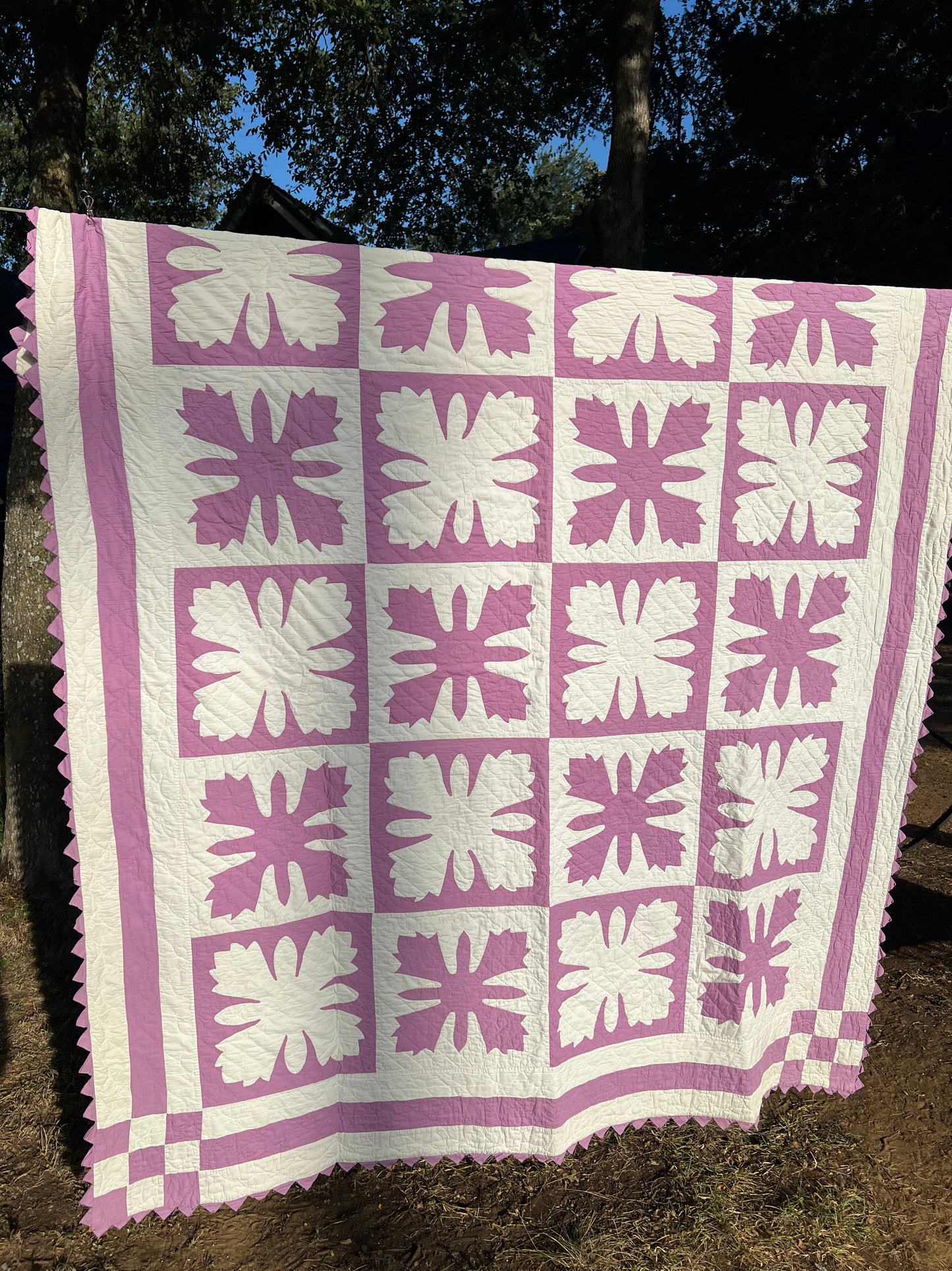 Rare and HTF Oak Leaf Vintage Quilt in Lovely Lavender and White