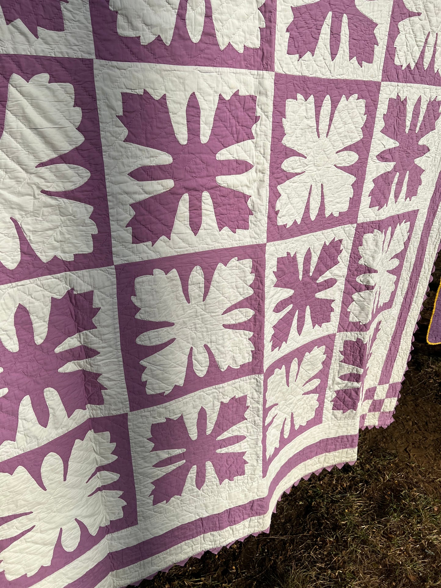 Rare and HTF Oak Leaf Vintage Quilt in Lovely Lavender and White